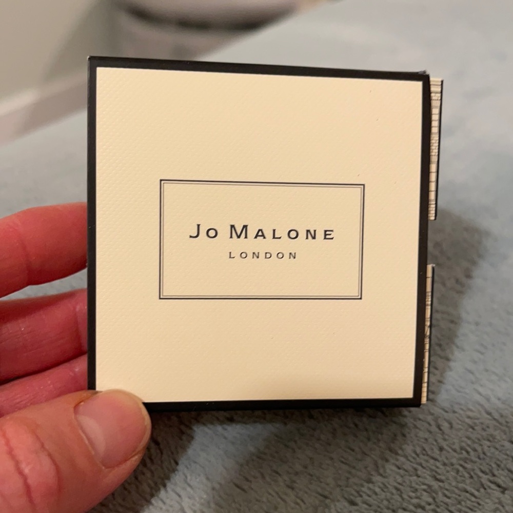 Jo Malone London  Honeysuckle & Davana
